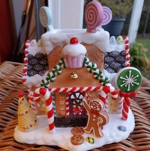 NIB Partylite Gingerbread Cottage